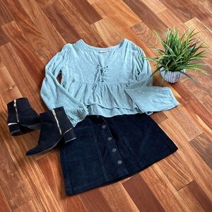 Junior’s XS long sleeve floral mint green tie front boho blouse